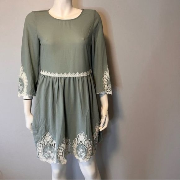 New With Tag H&M Mint Green Short Dress with Lace insert Size 6 - Picture 3 of 10